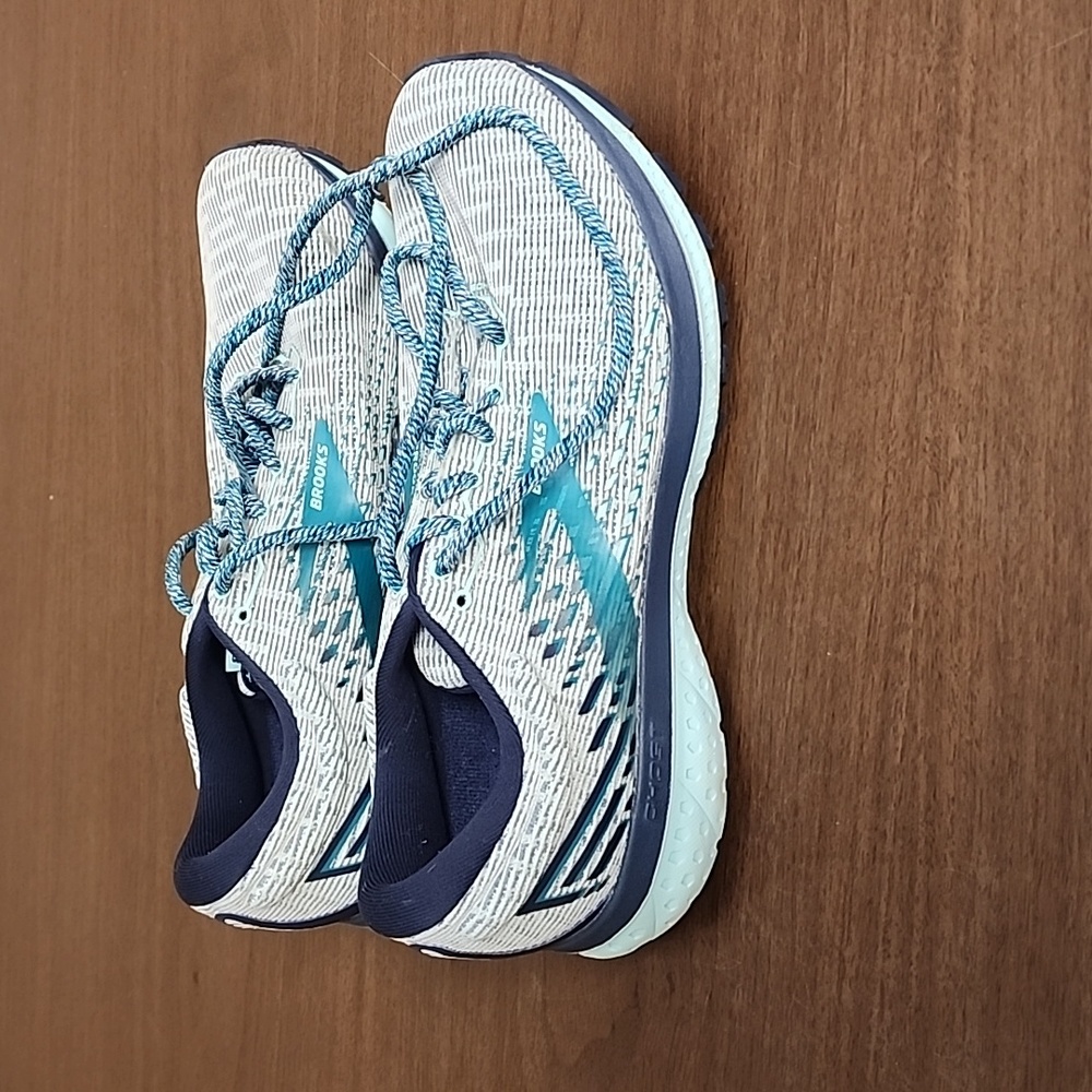 Brooks Ghost Women's size 10 EUC